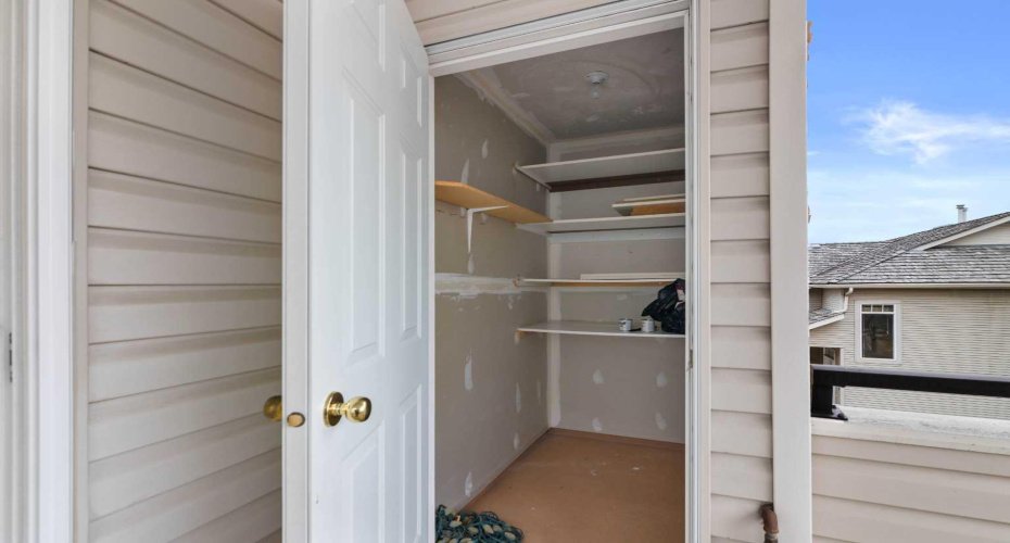 7451 Springbank Boulevard, Calgary, Alberta T3H4K5, 2 Bedrooms Bedrooms, ,2 BathroomsBathrooms,Residential,For Sale,Springbank,A2250493