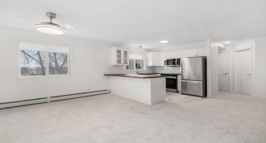 7451 Springbank Boulevard, Calgary, Alberta T3H4K5, 2 Bedrooms Bedrooms, ,2 BathroomsBathrooms,Residential,For Sale,Springbank,A2250493