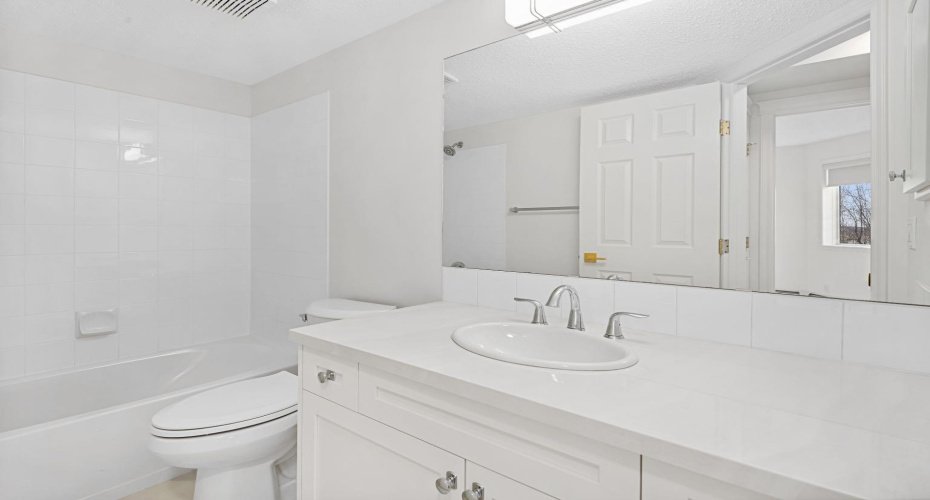 7451 Springbank Boulevard, Calgary, Alberta T3H4K5, 2 Bedrooms Bedrooms, ,2 BathroomsBathrooms,Residential,For Sale,Springbank,A2250493