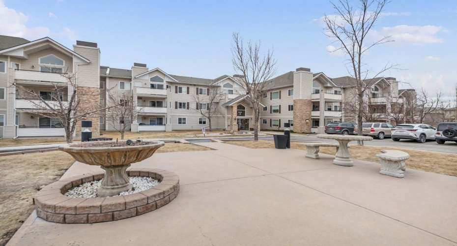 7451 Springbank Boulevard, Calgary, Alberta T3H4K5, 2 Bedrooms Bedrooms, ,2 BathroomsBathrooms,Residential,For Sale,Springbank,A2250493