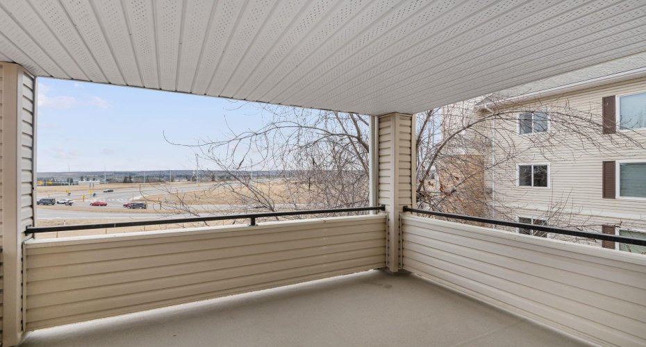 7451 Springbank Boulevard, Calgary, Alberta T3H4K5, 2 Bedrooms Bedrooms, ,2 BathroomsBathrooms,Residential,For Sale,Springbank,A2250493