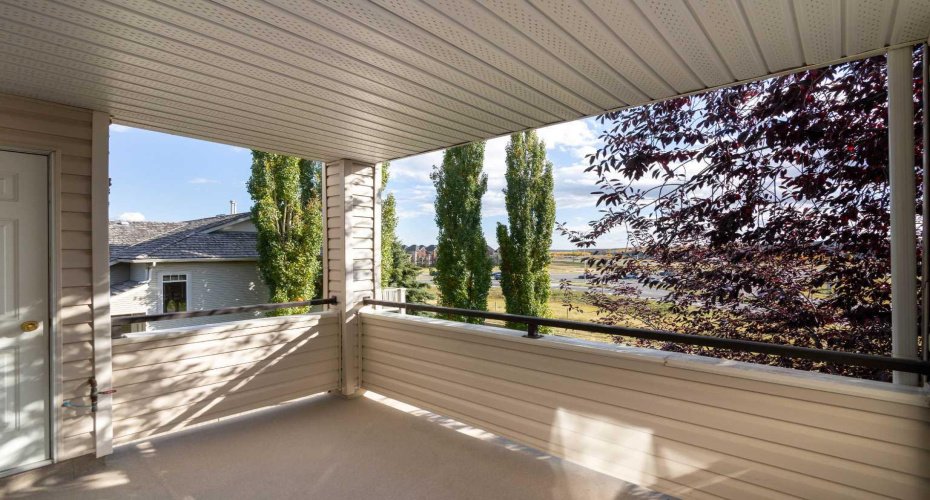 7451 Springbank Boulevard, Calgary, Alberta T3H4K5, 2 Bedrooms Bedrooms, ,2 BathroomsBathrooms,Residential,For Sale,Springbank,A2250493