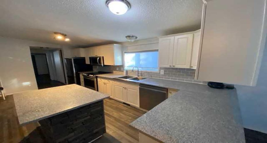 7928 97 Avenue, Peace River, Alberta T8S1W6, 3 Bedrooms Bedrooms, ,2 BathroomsBathrooms,Mobile,For Sale,97,A2250780
