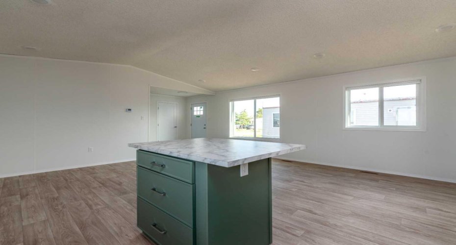 5308 57 Street, Lloydminster, Alberta T9V 2A3, 3 Bedrooms Bedrooms, ,2 BathroomsBathrooms,Mobile,For Sale,57,A2250866