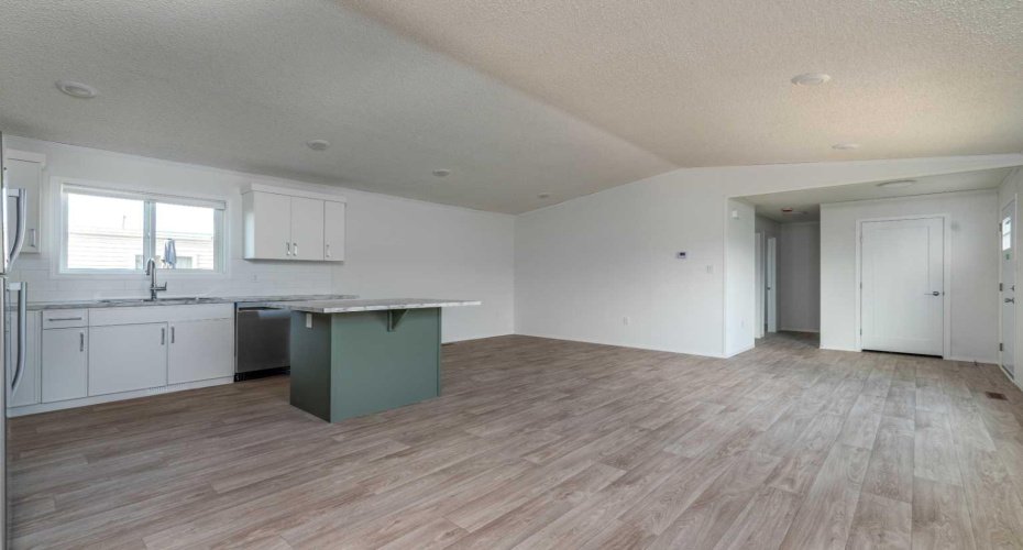 5308 57 Street, Lloydminster, Alberta T9V 2A3, 3 Bedrooms Bedrooms, ,2 BathroomsBathrooms,Mobile,For Sale,57,A2250866