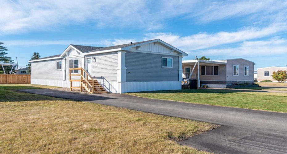 5308 57 Street, Lloydminster, Alberta T9V 2A3, 3 Bedrooms Bedrooms, ,2 BathroomsBathrooms,Mobile,For Sale,57,A2250866
