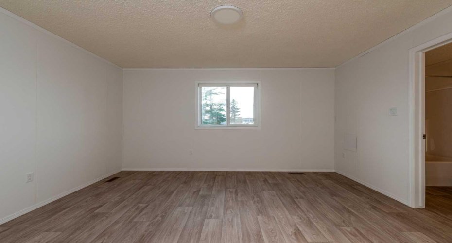 5308 57 Street, Lloydminster, Alberta T9V 2A3, 3 Bedrooms Bedrooms, ,2 BathroomsBathrooms,Mobile,For Sale,57,A2250866