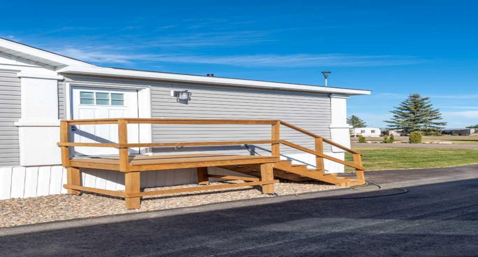 5308 57 Street, Lloydminster, Alberta T9V 2A3, 3 Bedrooms Bedrooms, ,2 BathroomsBathrooms,Mobile,For Sale,57,A2250866