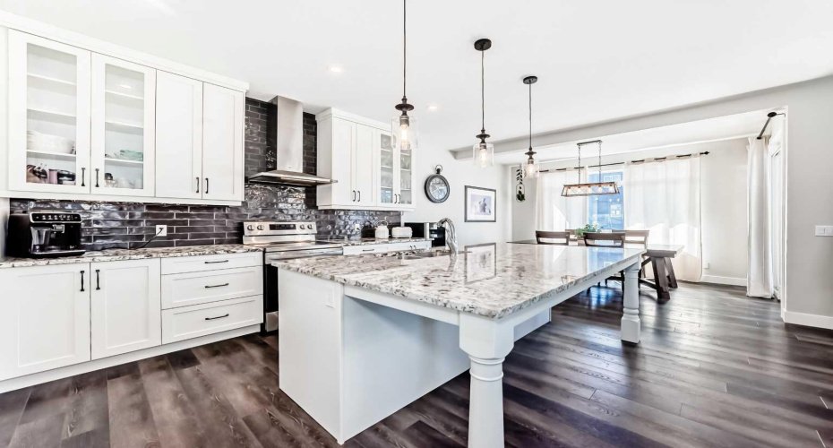 6 Emberside Green, Cochrane, Alberta T4C 3A8, 3 Bedrooms Bedrooms, ,3 BathroomsBathrooms,Residential,For Sale,Emberside,A2250896