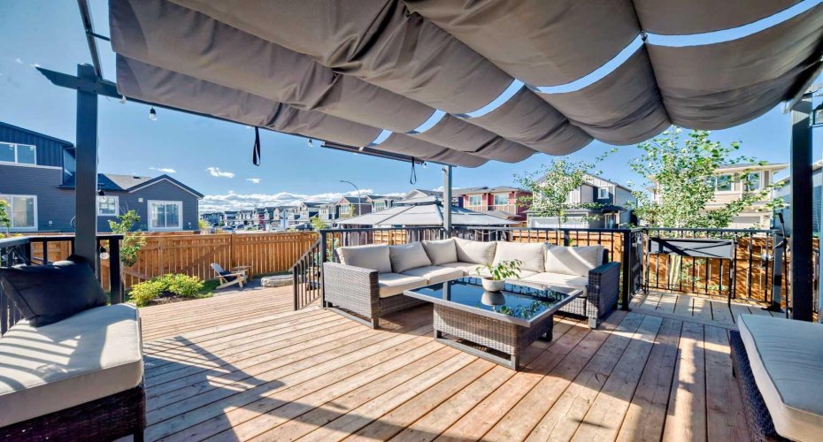 6 Emberside Green, Cochrane, Alberta T4C 3A8, 3 Bedrooms Bedrooms, ,3 BathroomsBathrooms,Residential,For Sale,Emberside,A2250896