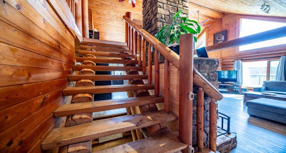 69067 HWY 40, Grovedale, Alberta T0H 1X0, 5 Bedrooms Bedrooms, ,4 BathroomsBathrooms,Residential,For Sale,HWY 40,A2250899