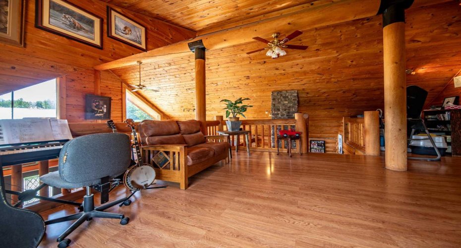 69067 HWY 40, Grovedale, Alberta T0H 1X0, 5 Bedrooms Bedrooms, ,4 BathroomsBathrooms,Residential,For Sale,HWY 40,A2250899