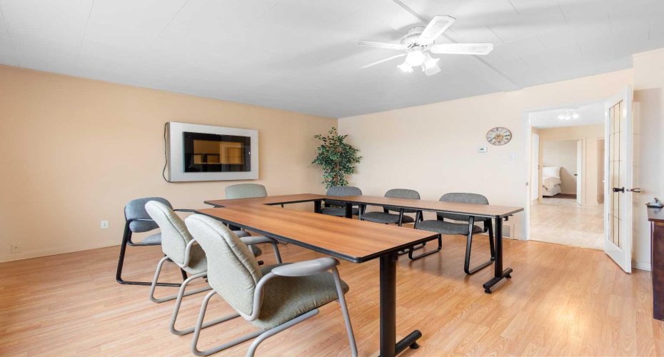 Spacious meeting room 2nd floor.