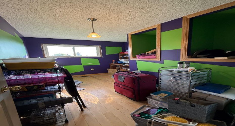 5804 48A Street, High Prairie, Alberta T0G 1E0, 5 Bedrooms Bedrooms, ,2 BathroomsBathrooms,Residential,For Sale,48A,A2250925