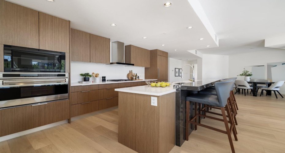 88 Waterfront Mews, Calgary, Alberta T2P 1K7, 3 Bedrooms Bedrooms, ,4 BathroomsBathrooms,Residential,For Sale,Waterfront,A2251109