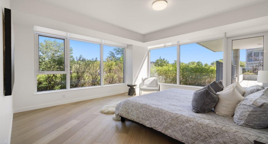 88 Waterfront Mews, Calgary, Alberta T2P 1K7, 3 Bedrooms Bedrooms, ,4 BathroomsBathrooms,Residential,For Sale,Waterfront,A2251109