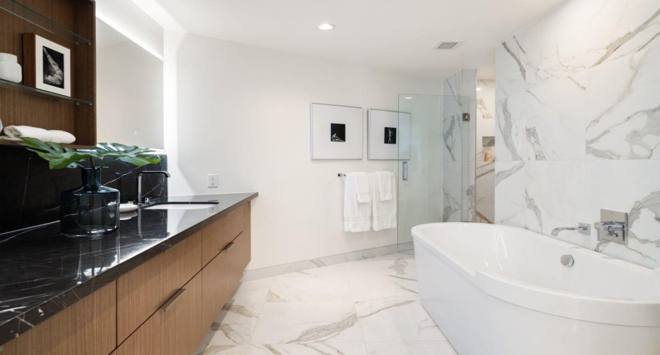 88 Waterfront Mews, Calgary, Alberta T2P 1K7, 3 Bedrooms Bedrooms, ,4 BathroomsBathrooms,Residential,For Sale,Waterfront,A2251109