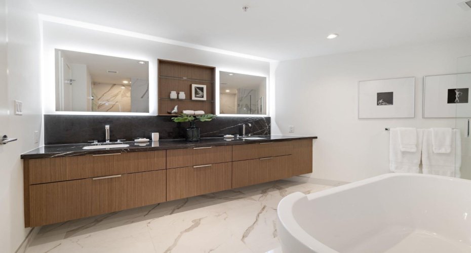 88 Waterfront Mews, Calgary, Alberta T2P 1K7, 3 Bedrooms Bedrooms, ,4 BathroomsBathrooms,Residential,For Sale,Waterfront,A2251109