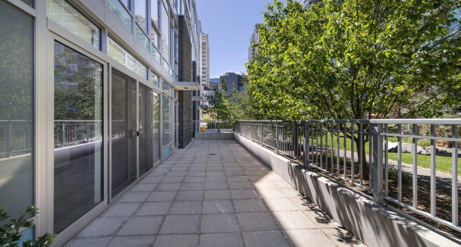 88 Waterfront Mews, Calgary, Alberta T2P 1K7, 3 Bedrooms Bedrooms, ,4 BathroomsBathrooms,Residential,For Sale,Waterfront,A2251109