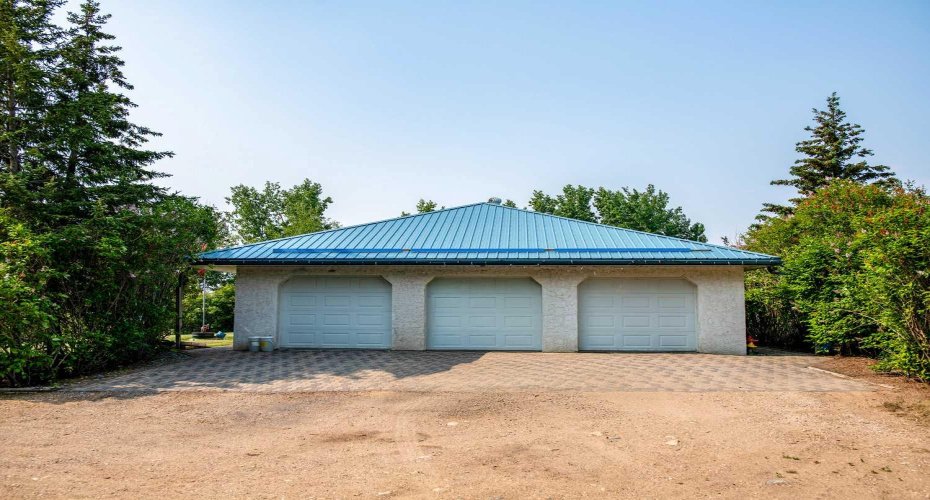 NW 12-44-10-W4, Rural Flagstaff County, Alberta T0B 1V0, 3 Bedrooms Bedrooms, ,3 BathroomsBathrooms,Residential,For Sale,NW 12-44-10-W4,A2230005