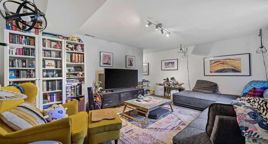 2311 16 Street, Calgary, Alberta T2T 4E6, ,Multi-family,For Sale,16,A2251364