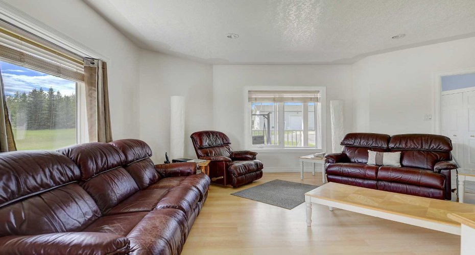 17- 713019 RR 71, Rural Grande Prairie No. 1, County of, Alberta T8V 3A4, 5 Bedrooms Bedrooms, ,3 BathroomsBathrooms,Residential,For Sale,RR 71,A2251262