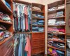 Walk-in-closet