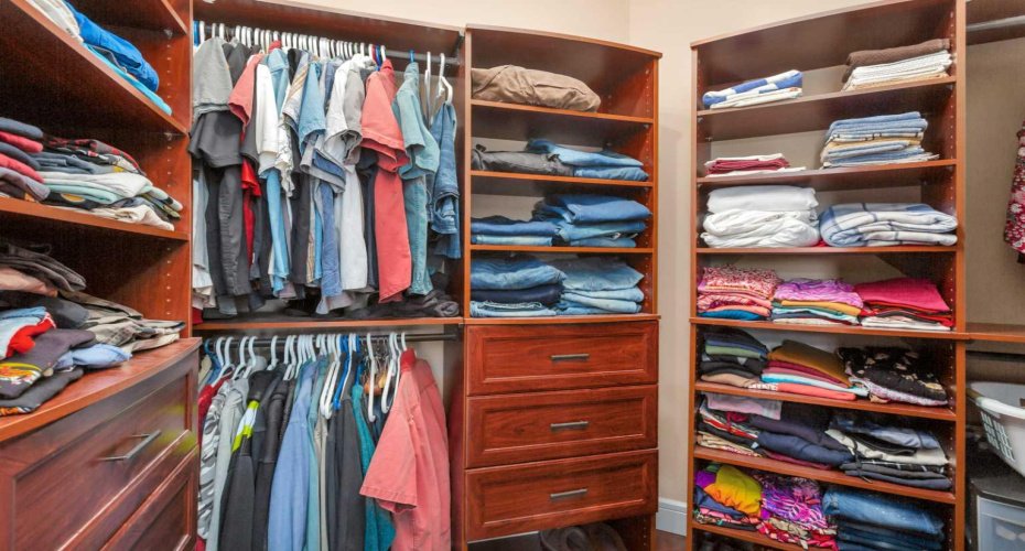 Walk-in-closet