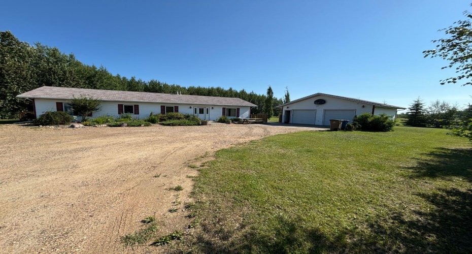 67062 Mission RD, Lac La Biche, Alberta T0A 2C0, 4 Bedrooms Bedrooms, ,2 BathroomsBathrooms,Residential,For Sale,Mission RD,A2251931