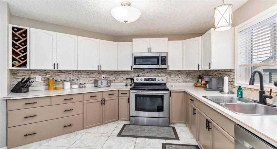 143 Breukel Crescent, Fort McMurray, Alberta T9K 1W8, 5 Bedrooms Bedrooms, ,3 BathroomsBathrooms,Residential,For Sale,Breukel,A2251450