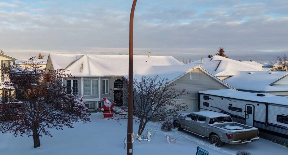 143 Breukel Crescent, Fort McMurray, Alberta T9K 1W8, 5 Bedrooms Bedrooms, ,3 BathroomsBathrooms,Residential,For Sale,Breukel,A2251450