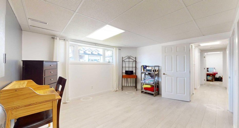 53 Fitzsimmons Avenue, Fort McMurray, Alberta T9H 1Z3, 4 Bedrooms Bedrooms, ,2 BathroomsBathrooms,Residential,For Sale,Fitzsimmons,A2251485