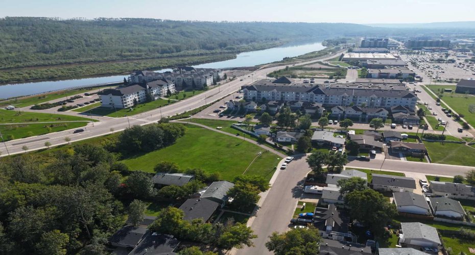 53 Fitzsimmons Avenue, Fort McMurray, Alberta T9H 1Z3, 4 Bedrooms Bedrooms, ,2 BathroomsBathrooms,Residential,For Sale,Fitzsimmons,A2251485