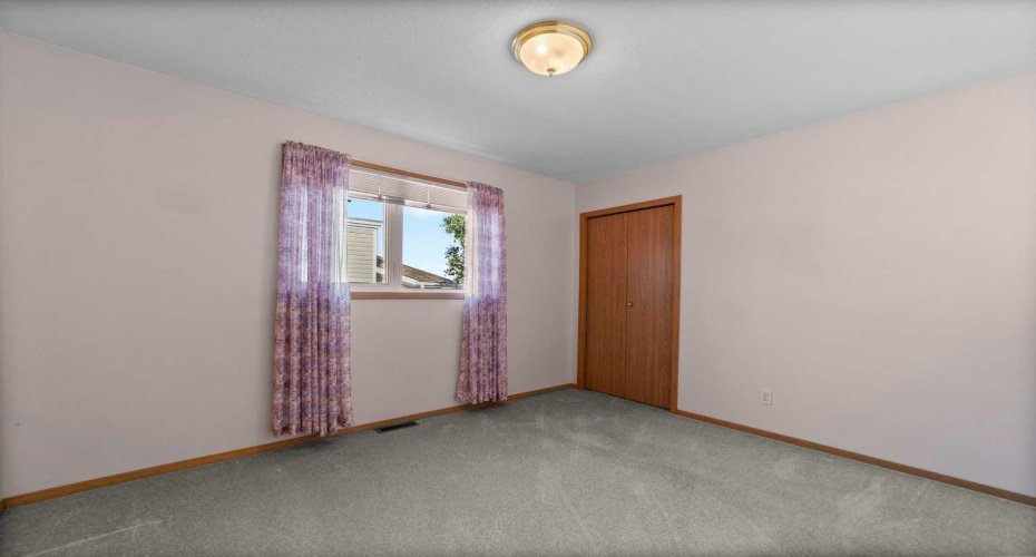 5406 62 Street, Camrose, Alberta T4V 4H3, 5 Bedrooms Bedrooms, ,3 BathroomsBathrooms,Residential,For Sale,62,A2251836