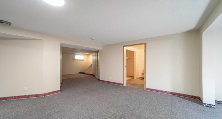 5406 62 Street, Camrose, Alberta T4V 4H3, 5 Bedrooms Bedrooms, ,3 BathroomsBathrooms,Residential,For Sale,62,A2251836