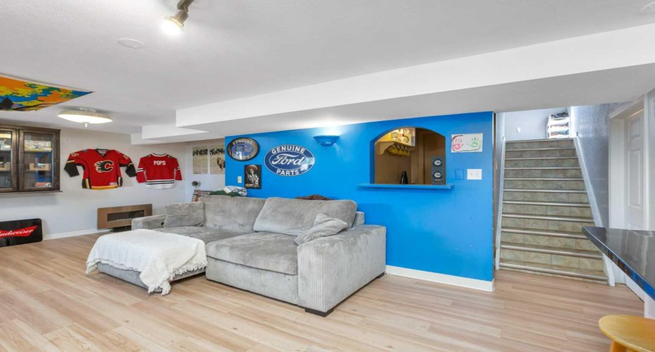 404 3 Avenue, Sundre, Alberta T0M 1X0, 4 Bedrooms Bedrooms, ,3 BathroomsBathrooms,Residential,For Sale,3,A2251856