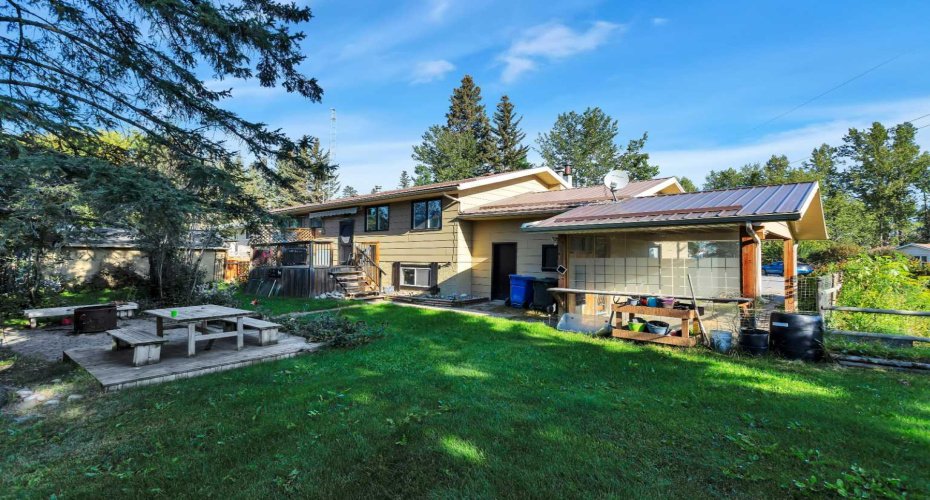 404 3 Avenue, Sundre, Alberta T0M 1X0, 4 Bedrooms Bedrooms, ,3 BathroomsBathrooms,Residential,For Sale,3,A2251856