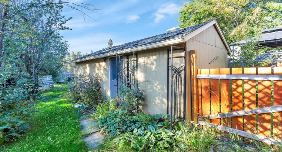 404 3 Avenue, Sundre, Alberta T0M 1X0, 4 Bedrooms Bedrooms, ,3 BathroomsBathrooms,Residential,For Sale,3,A2251856