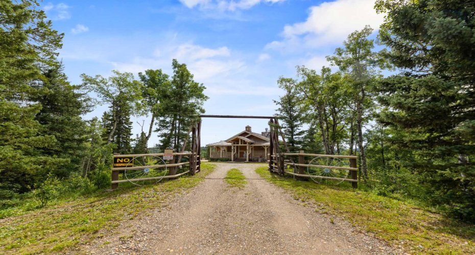 11 Black Bear Lane, Rural Foothills County, Alberta T0L 0K0, 4 Bedrooms Bedrooms, ,3 BathroomsBathrooms,Residential,For Sale,Black Bear,A2251872