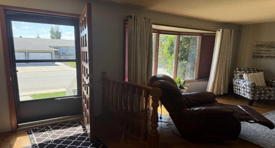 112 Stephens Crescent, Hanna, Alberta T0J 1P0, 3 Bedrooms Bedrooms, ,3 BathroomsBathrooms,Residential,For Sale,Stephens,A2252257