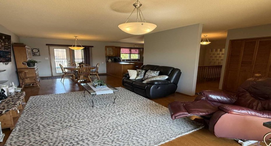 112 Stephens Crescent, Hanna, Alberta T0J 1P0, 3 Bedrooms Bedrooms, ,3 BathroomsBathrooms,Residential,For Sale,Stephens,A2252257