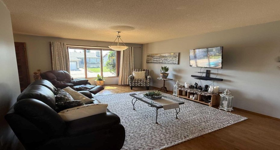 112 Stephens Crescent, Hanna, Alberta T0J 1P0, 3 Bedrooms Bedrooms, ,3 BathroomsBathrooms,Residential,For Sale,Stephens,A2252257