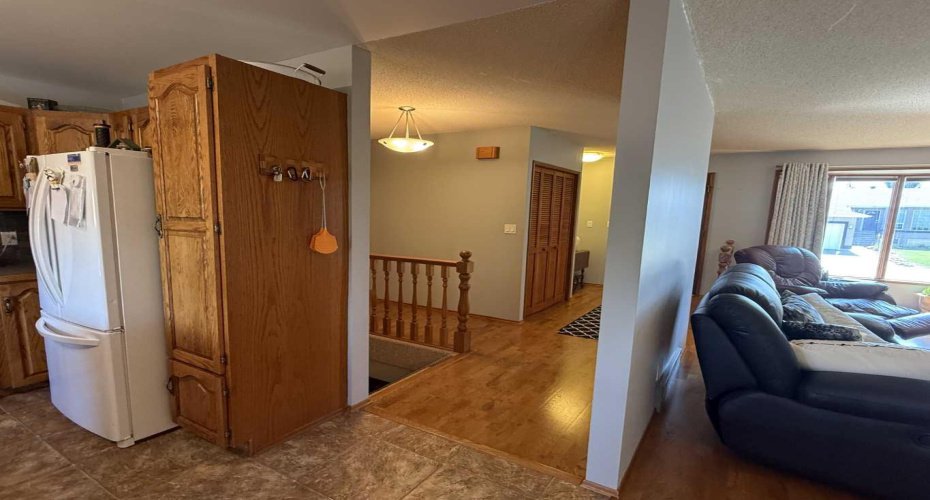 112 Stephens Crescent, Hanna, Alberta T0J 1P0, 3 Bedrooms Bedrooms, ,3 BathroomsBathrooms,Residential,For Sale,Stephens,A2252257