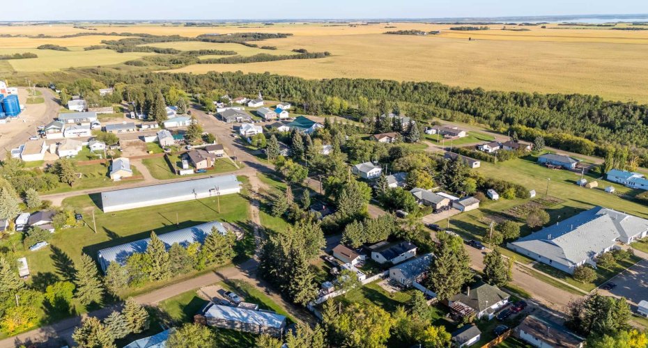 116 1 Avenue, Marsden, Saskatchewan S0M 1P0, 2 Bedrooms Bedrooms, ,3 BathroomsBathrooms,Residential,For Sale,1,A2251288