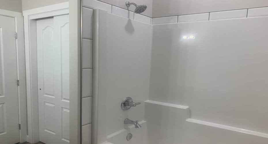 325 5 Street, Vauxhall, Alberta T0K2K0, ,Commercial,For Sale,5,A2252152