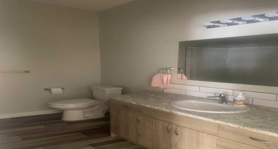 325 5 Street, Vauxhall, Alberta T0K2K0, ,Commercial,For Sale,5,A2252152