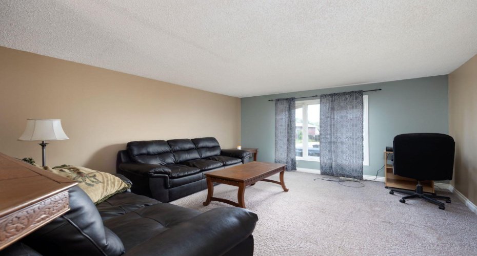 368 Grey Crescent, Fort McMurray, Alberta t9h2n8, 3 Bedrooms Bedrooms, ,1 BathroomBathrooms,Residential,For Sale,Grey,A2241360