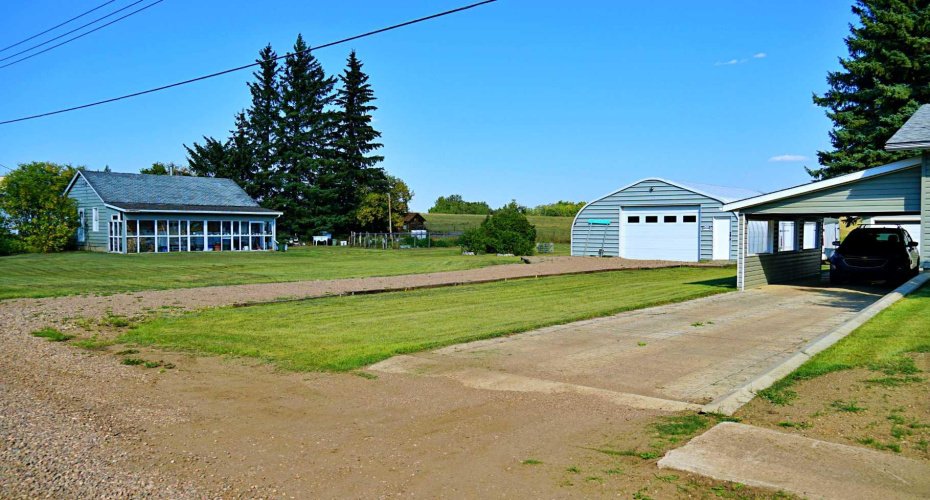 101 2nd Street, Derwent, Alberta T0B 1C0, 4 Bedrooms Bedrooms, ,2 BathroomsBathrooms,Residential,For Sale,2nd,A2252378