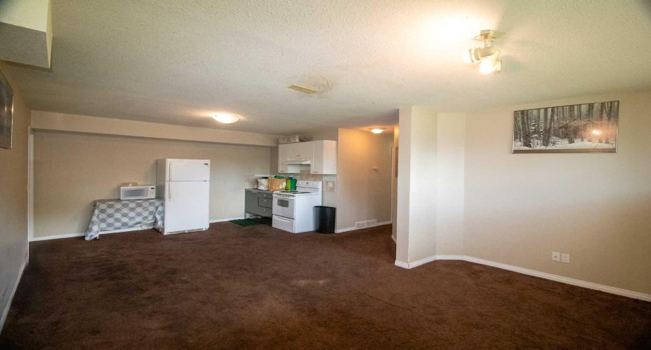 604 19 Street, High River, Alberta T1V 1V2, 4 Bedrooms Bedrooms, ,2 BathroomsBathrooms,Residential,For Sale,19,A2250355