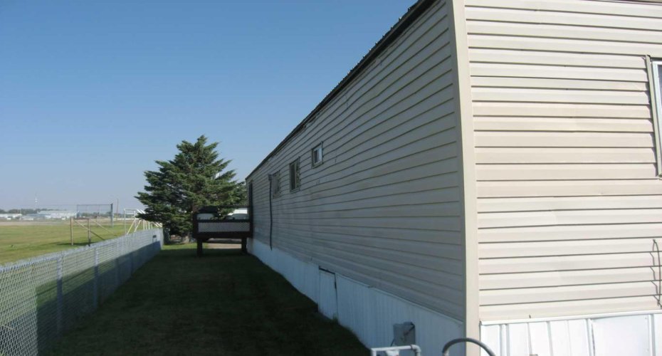 5853 4 Street, Claresholm, Alberta T0L0T0, 3 Bedrooms Bedrooms, ,1 BathroomBathrooms,Mobile,For Sale,4,A2252864